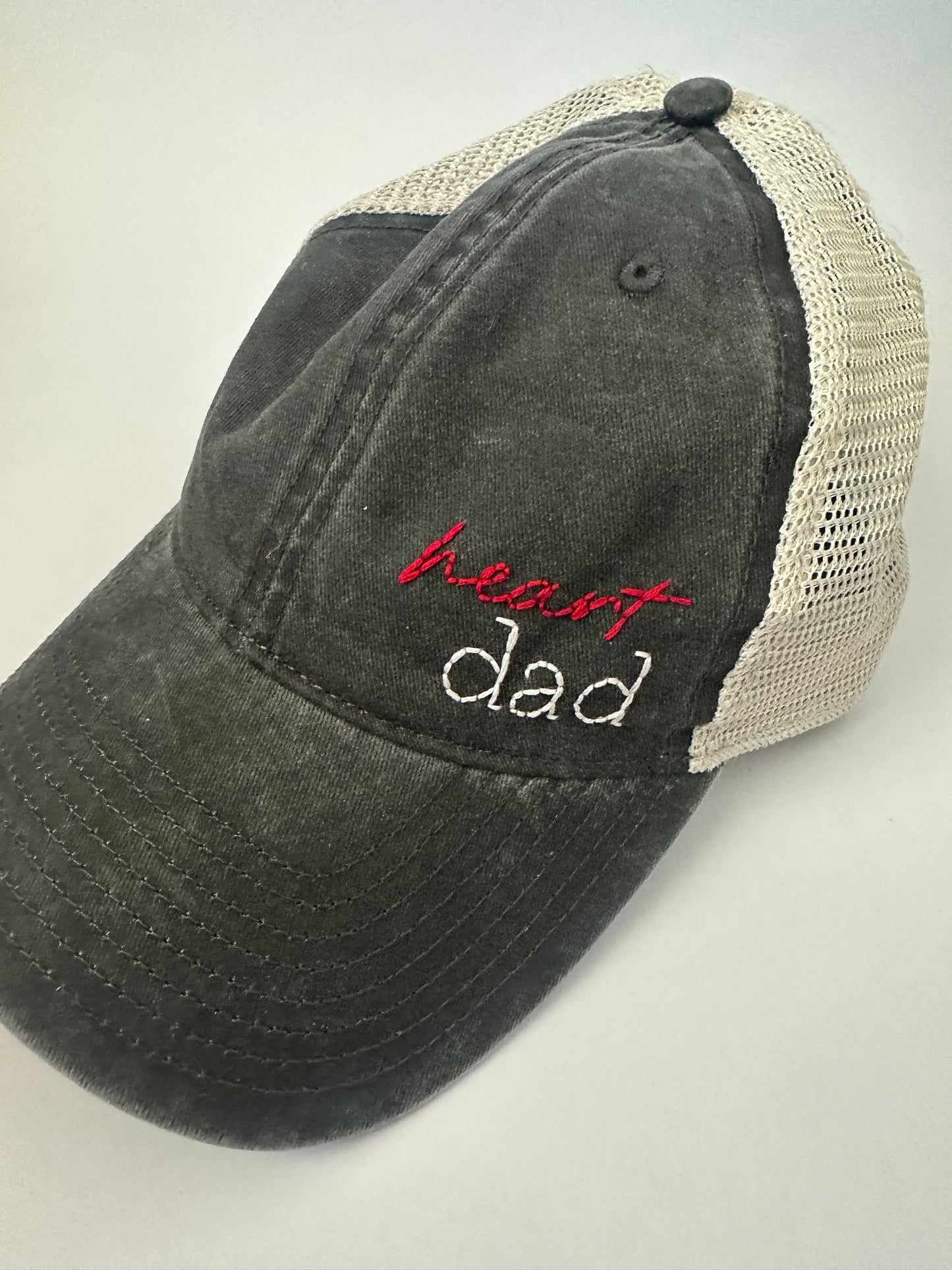 Hand Embroidered Heart Mama and Heart Dad Baseball Caps